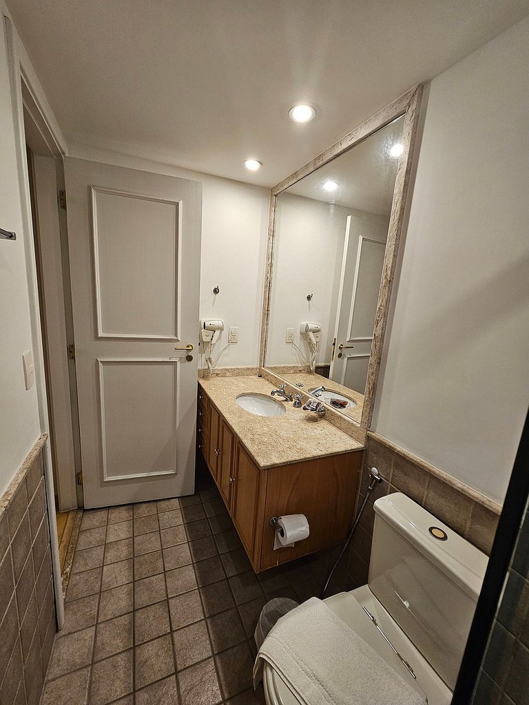 Apart/Hotel c/2 quartos e 2 banheiros Moema SP