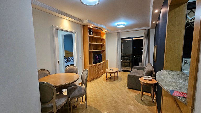 Apartamento com quarto e sala em Moema, São Paulo