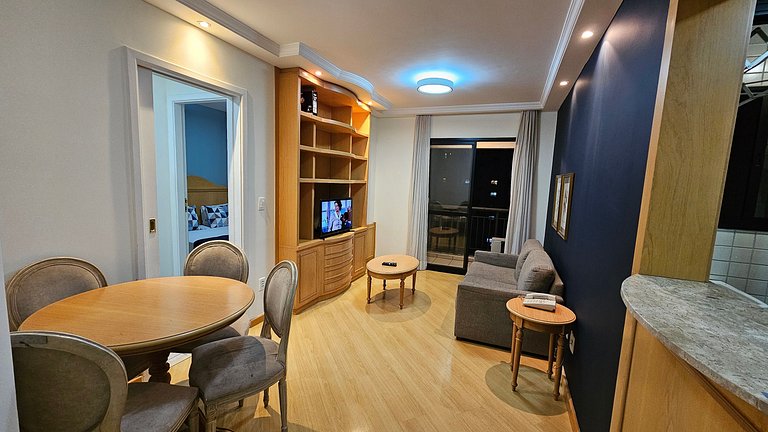 Apartamento com quarto e sala em Moema, São Paulo