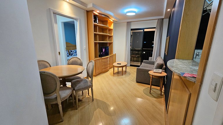 Apartamento com quarto e sala em Moema, São Paulo