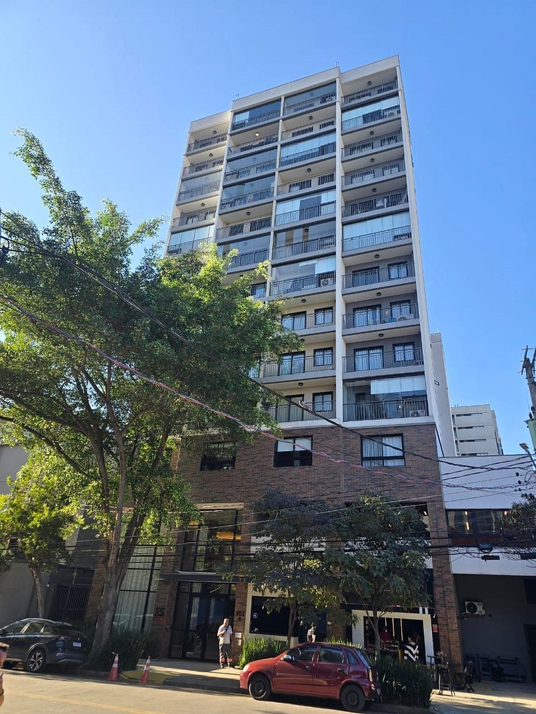 Studio decorado a uma quadra do Shoping Ibirapuera