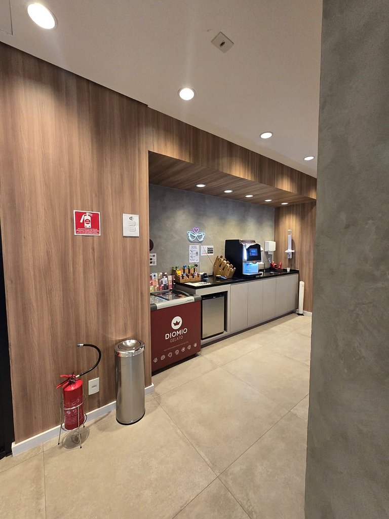 Studio decorado a uma quadra do Shoping Ibirapuera