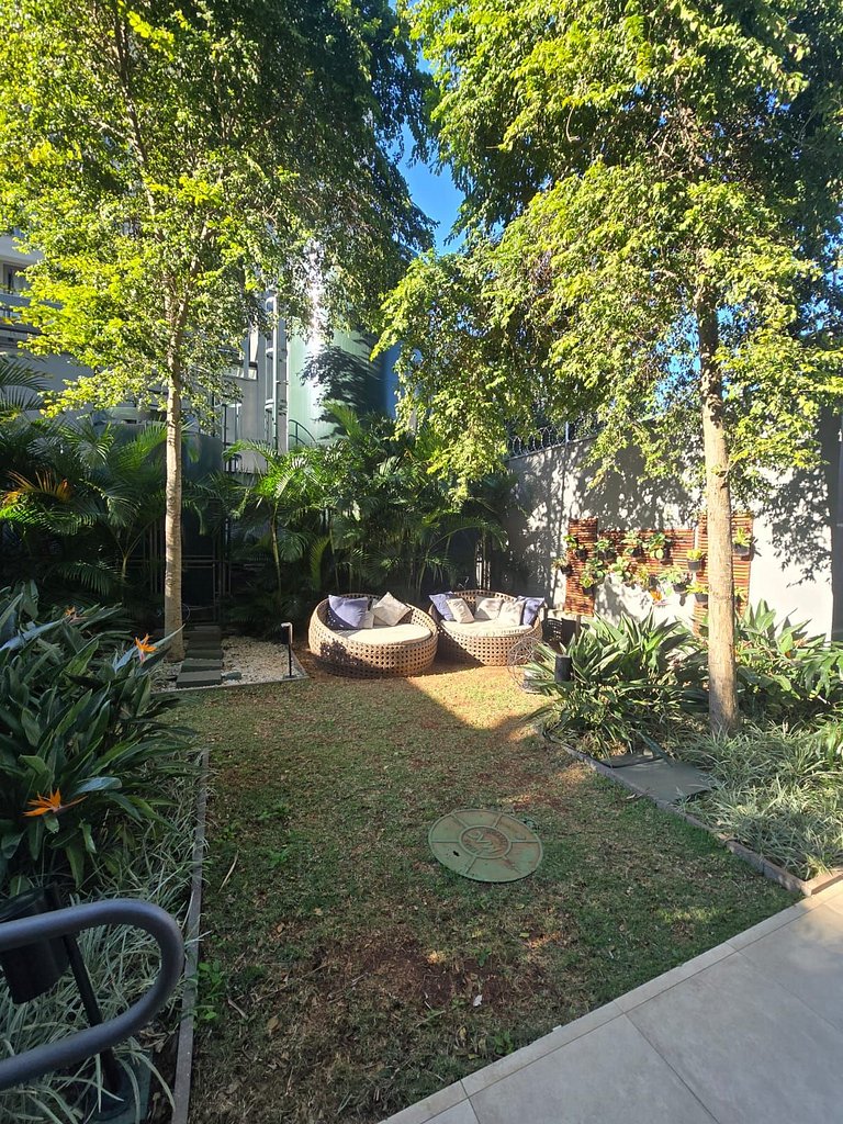 Studio decorado a uma quadra do Shoping Ibirapuera