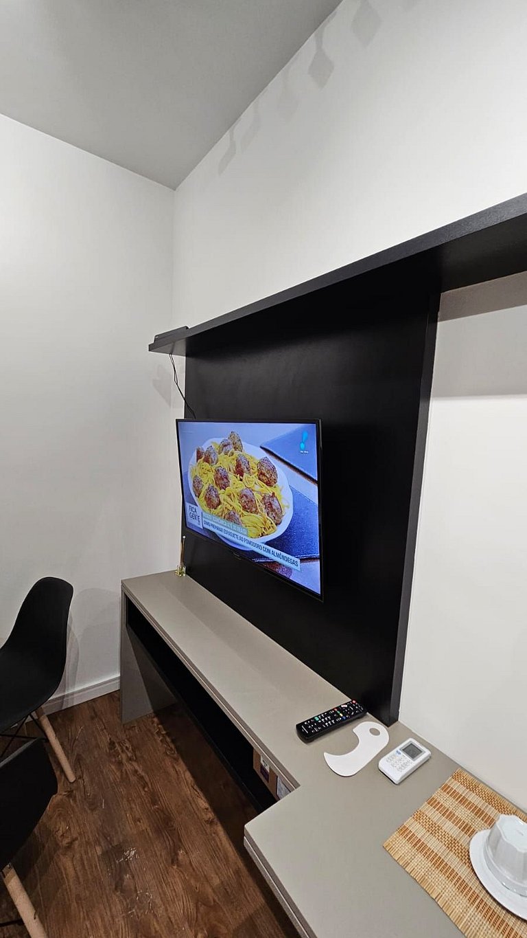 Studio decorado a uma quadra do Shoping Ibirapuera