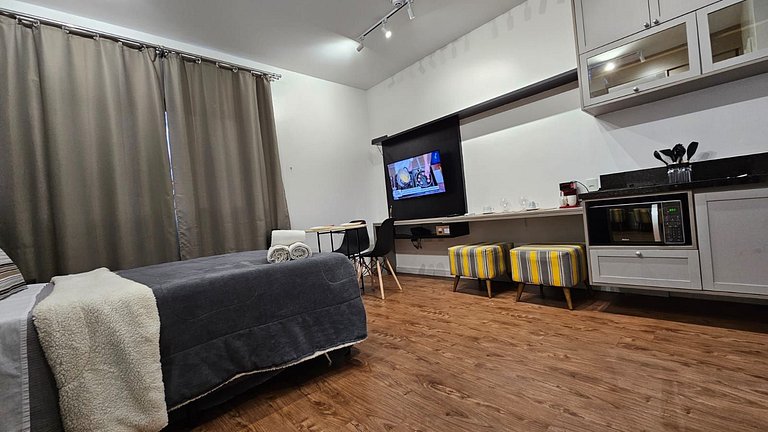 Studio decorado a uma quadra do Shoping Ibirapuera