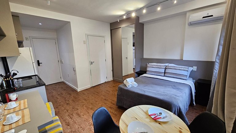 Studio decorado a uma quadra do Shoping Ibirapuera