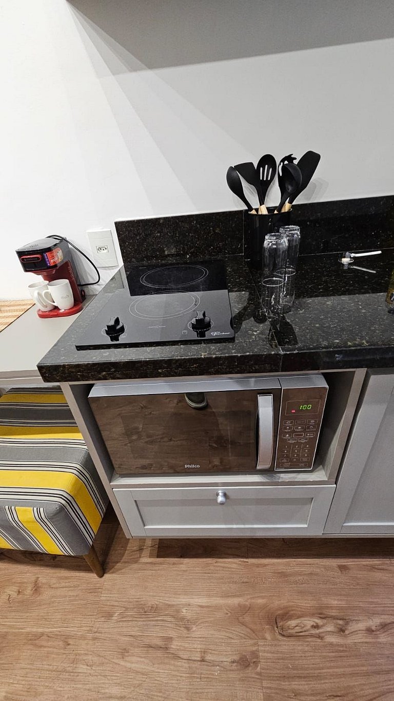 Studio decorado a uma quadra do Shoping Ibirapuera