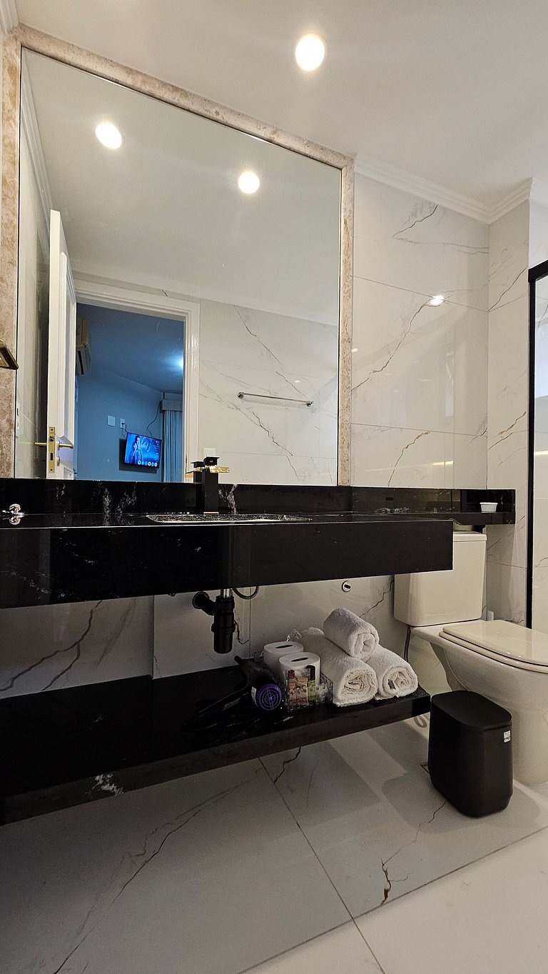 Flat-Apart hotel dois quartos c/uma suíte e vaga