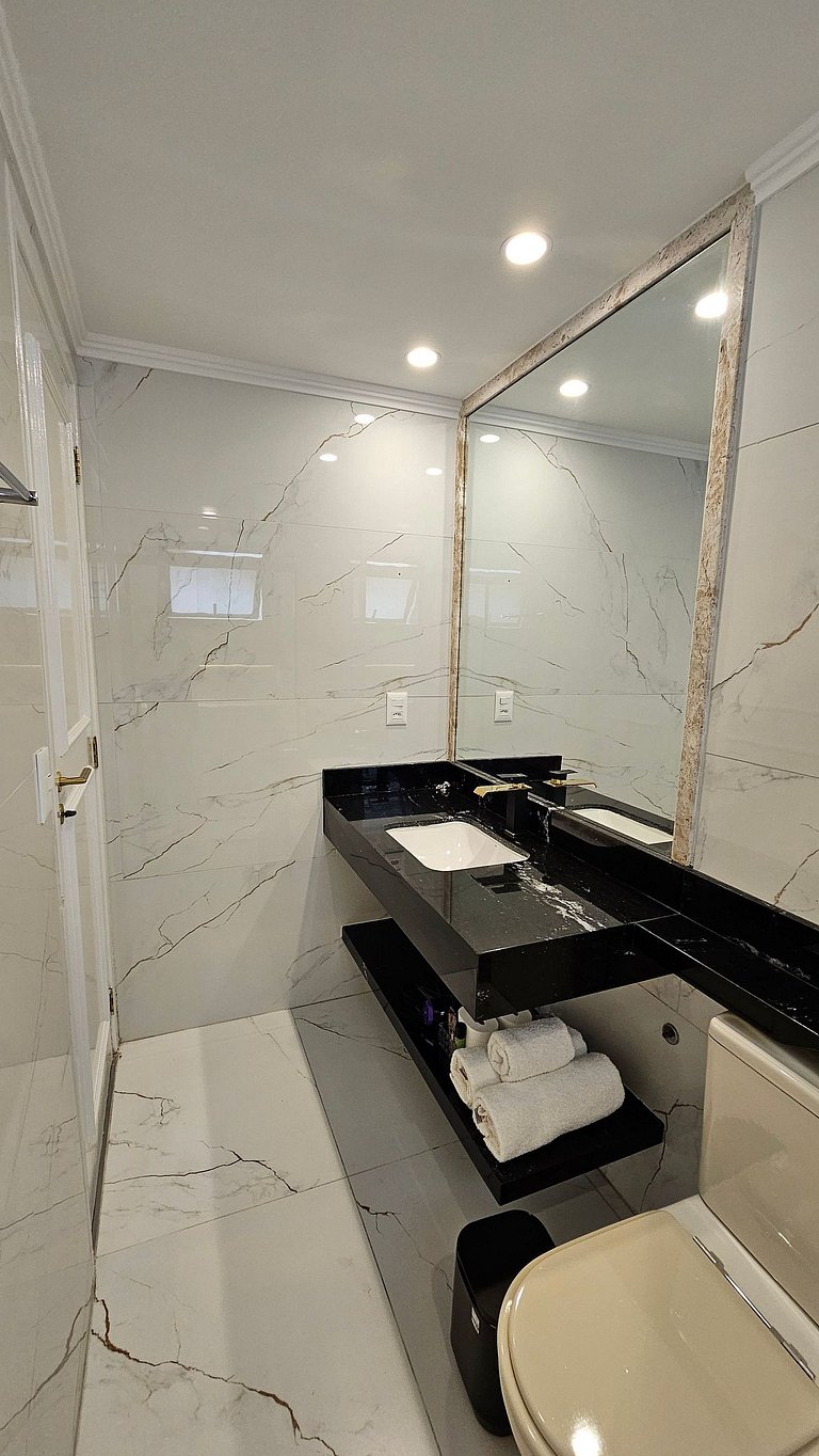 Flat-Apart hotel dois quartos c/uma suíte e vaga