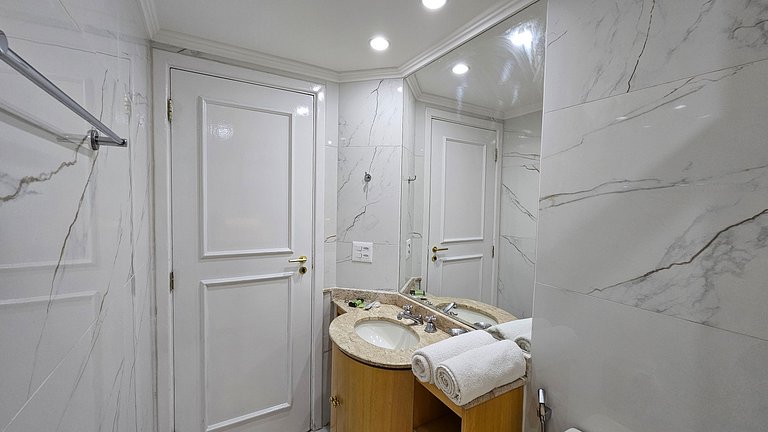 Flat-Apart hotel dois quartos c/uma suíte e vaga