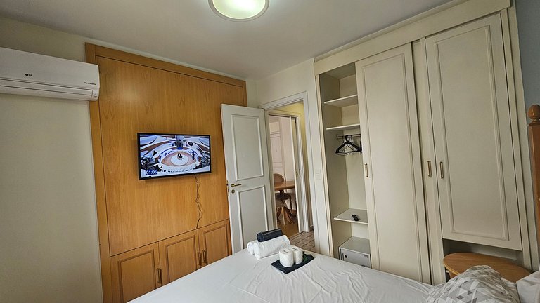 Apartamento com quarto e sala em Moema, São Paulo