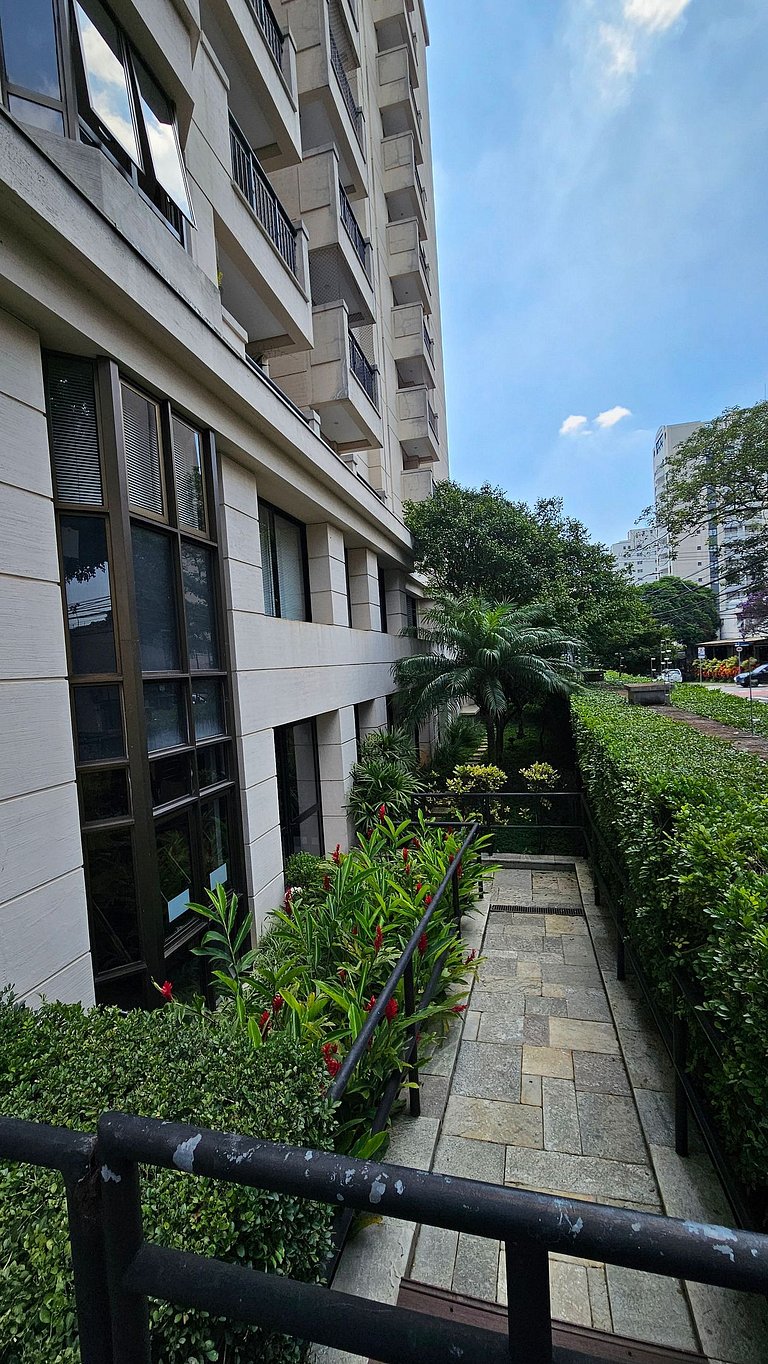 Apartamento com quarto e sala em Moema, São Paulo